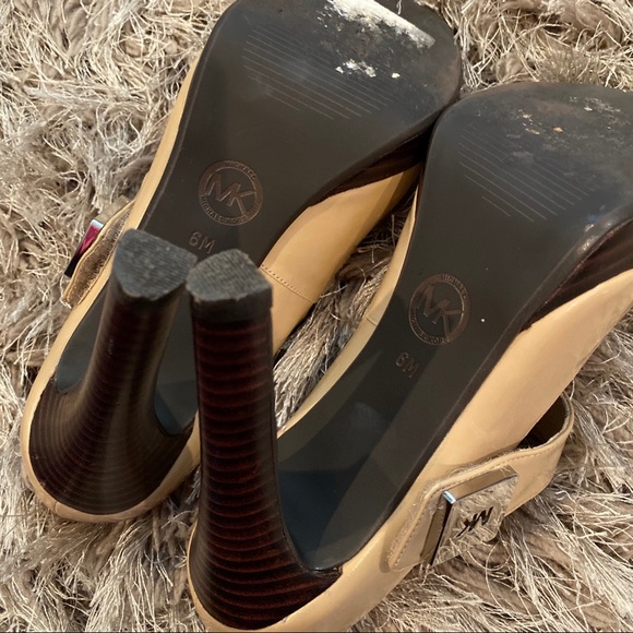 Michael Kors Nude Devenport Mary Jane Pumps - Picture 5 of 8